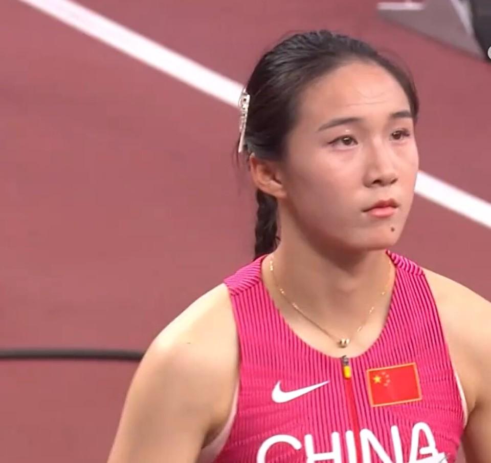 img, 手李玉婷和, 赛当中