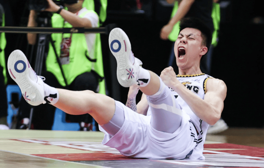 第一节比赛, 无需质疑, 两队单节战